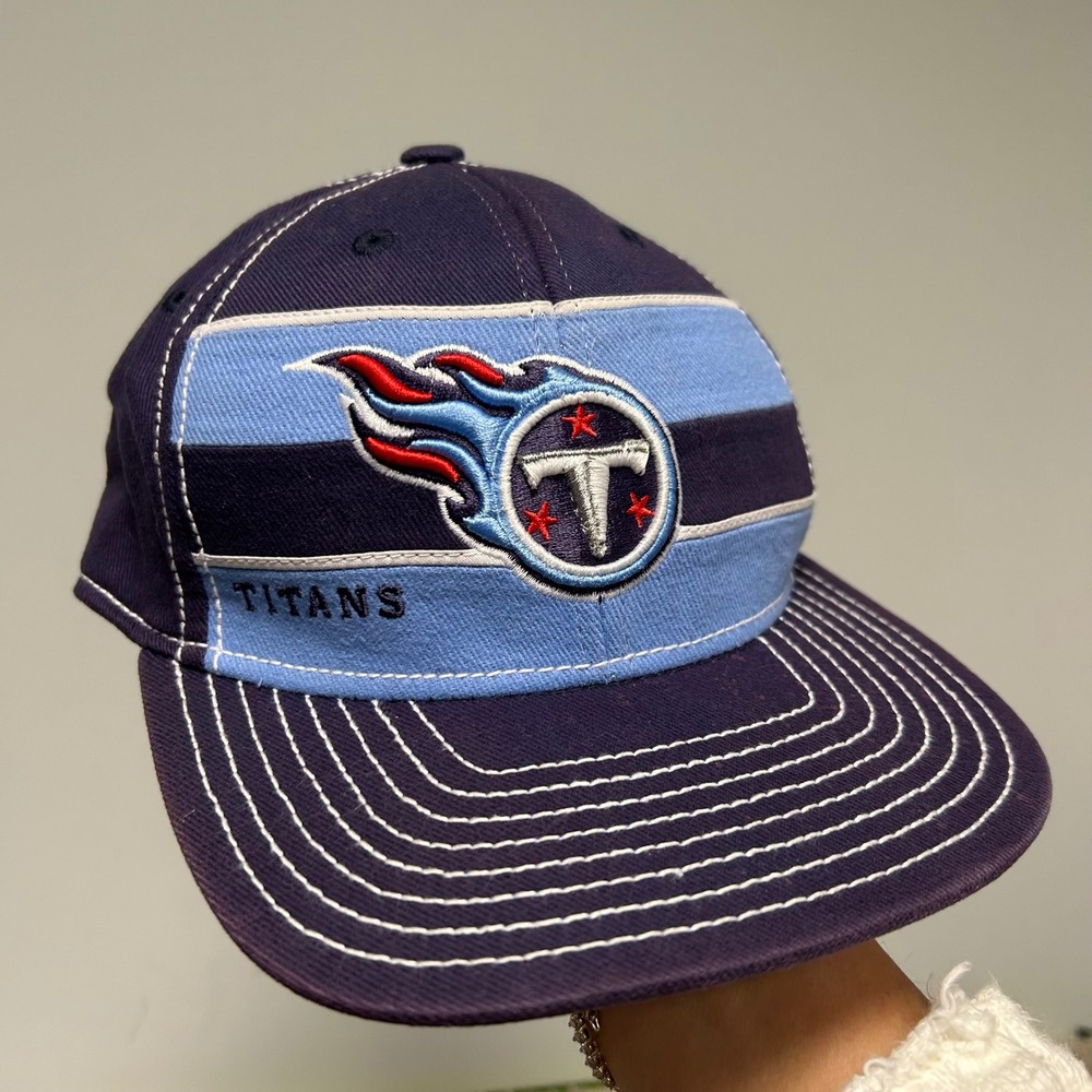 Vintage Tennessee Titans Reebok On Field Hat NFL S/M Fitted Striped Embroidered